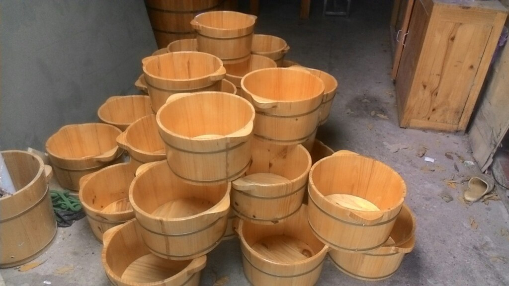 Nhược điểm của thùng ngâm chân bằng gỗ