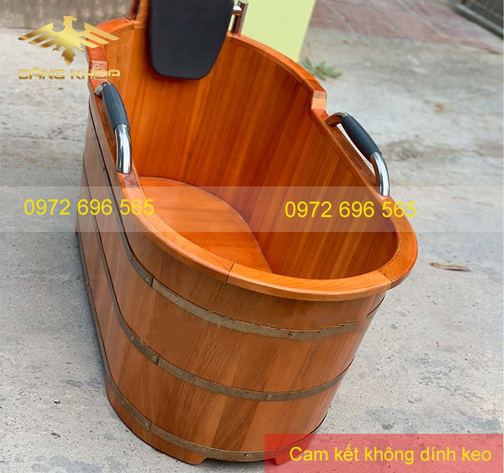 Bồn tắm gỗ sồi